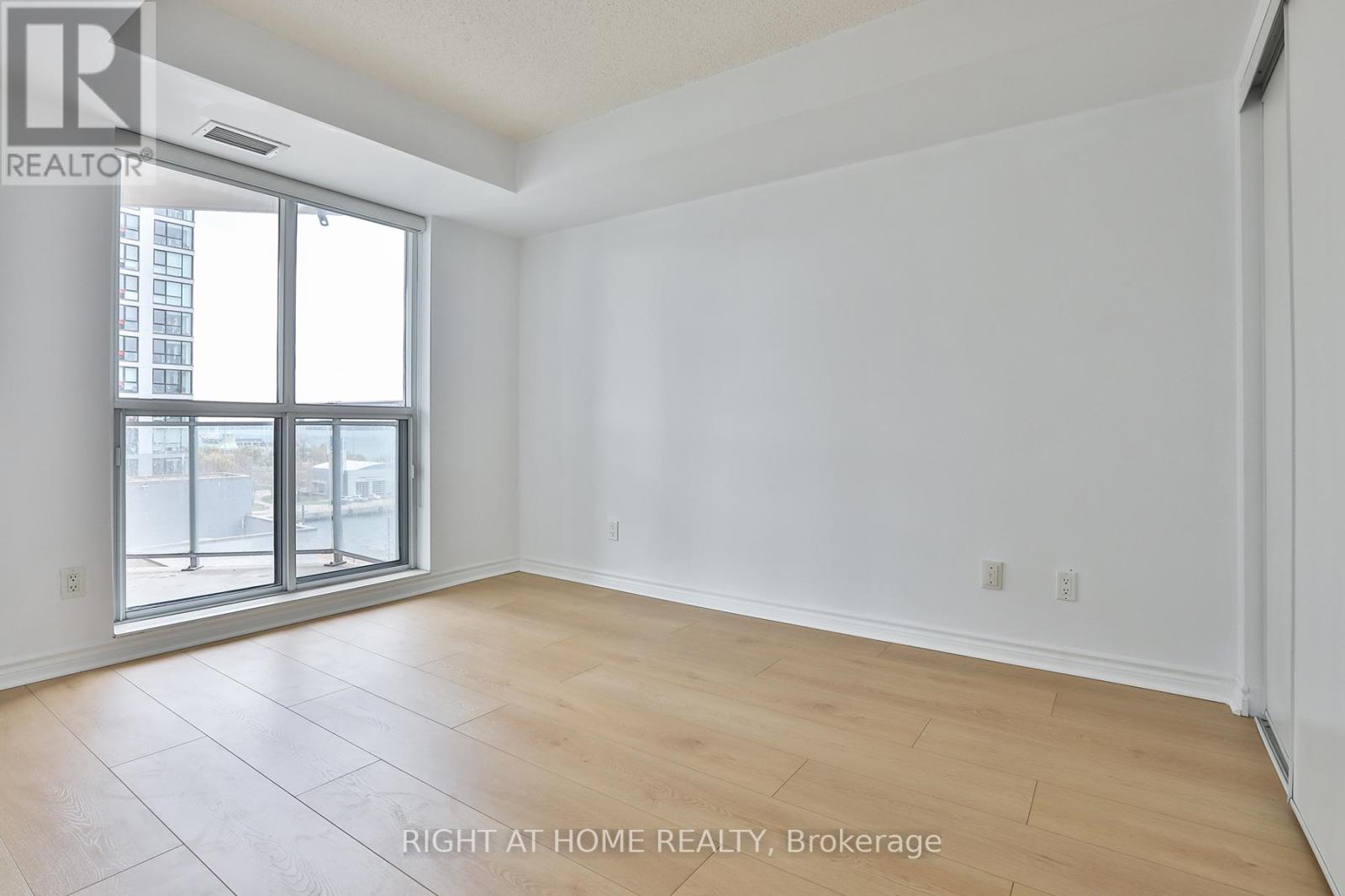 712 - 410 Queens Quay W, Toronto, Ontario  M5V 3T1 - Photo 13 - C12614680