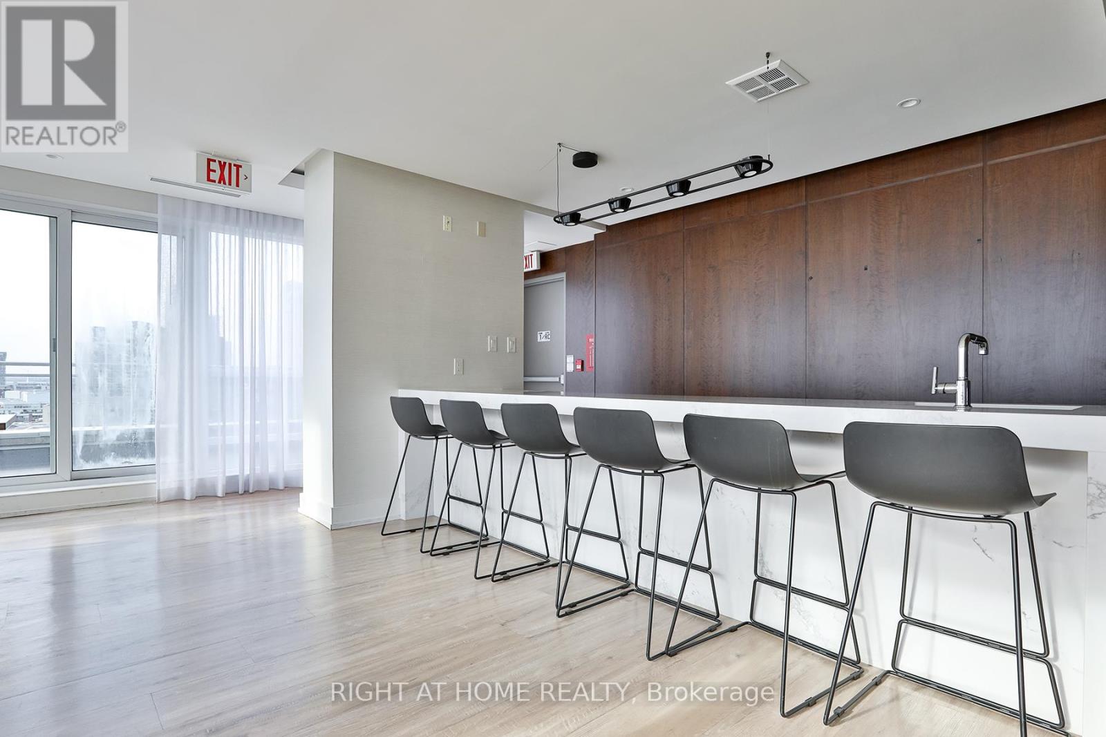 712 - 410 Queens Quay W, Toronto, Ontario  M5V 3T1 - Photo 24 - C12614680