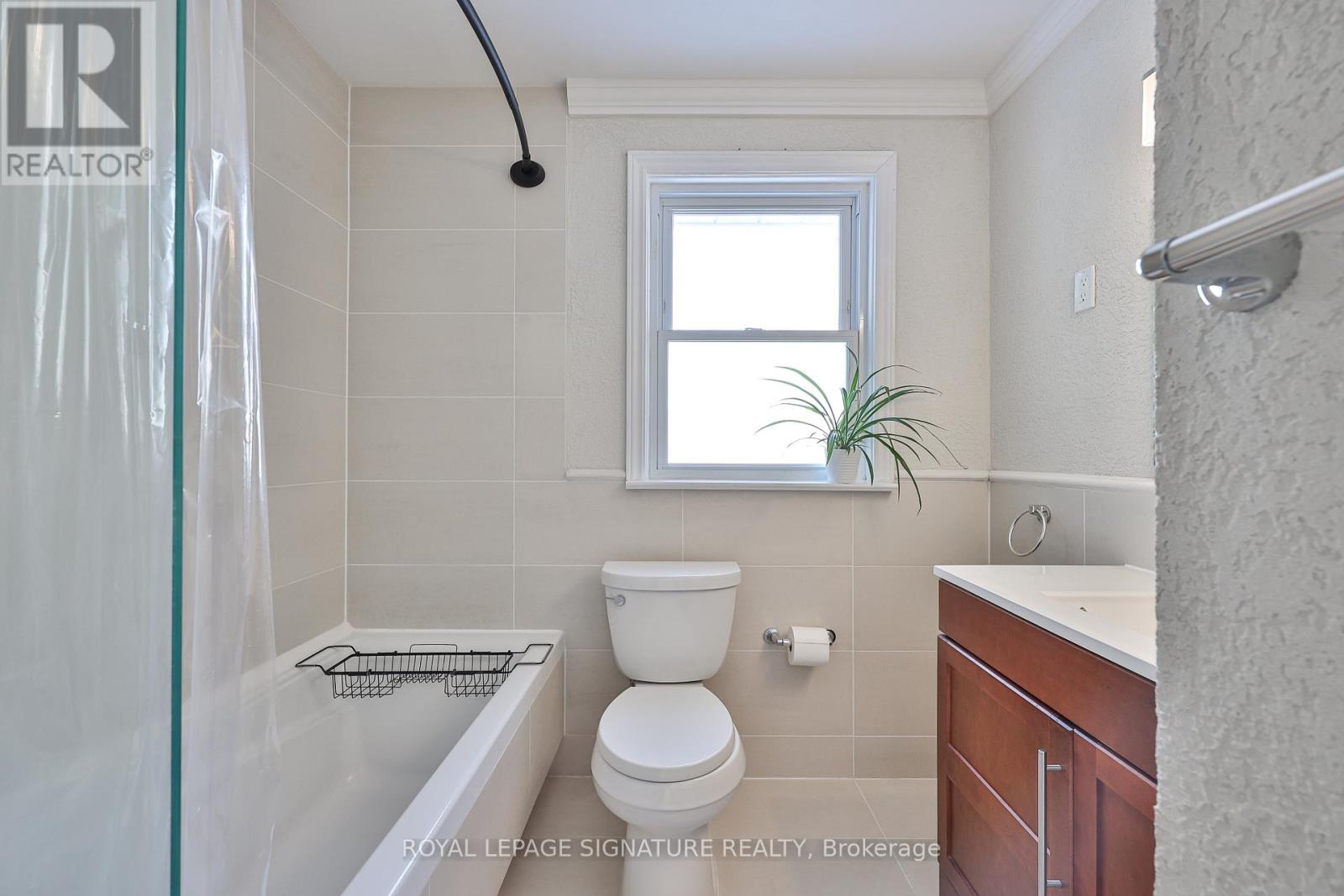 169 Norfolk Avenue, Richmond Hill, Ontario  L4C 2C7 - Photo 15 - N12602312