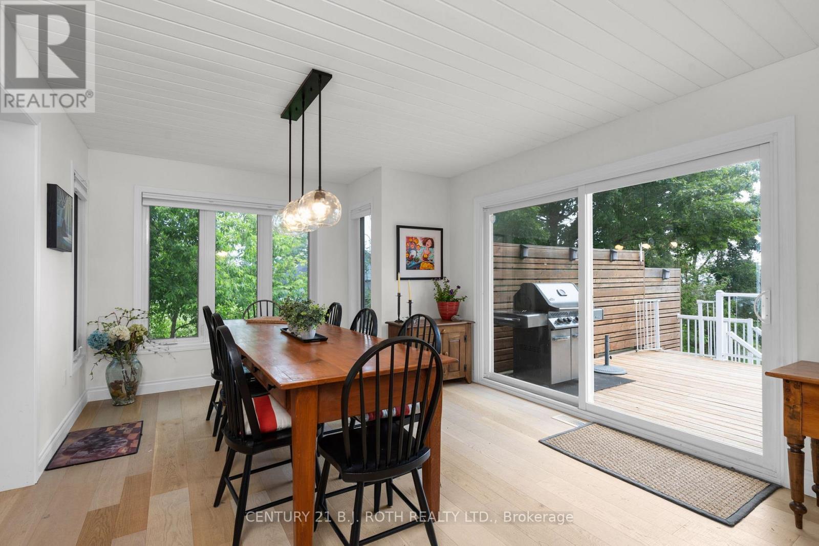 95 Lakeshore Road E, Oro-Medonte, Ontario  L0L 2E0 - Photo 10 - S12475807