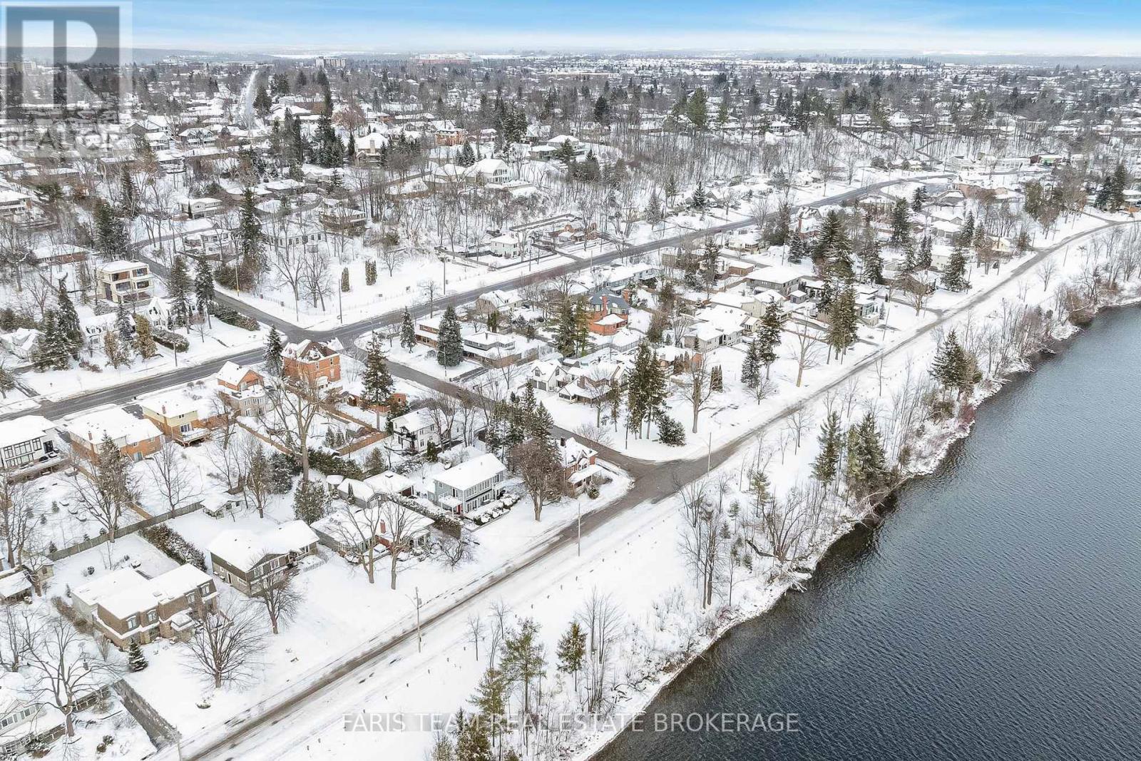 170 Kempenfelt Drive, Barrie, Ontario  L4M 1C2 - Photo 39 - S12614874