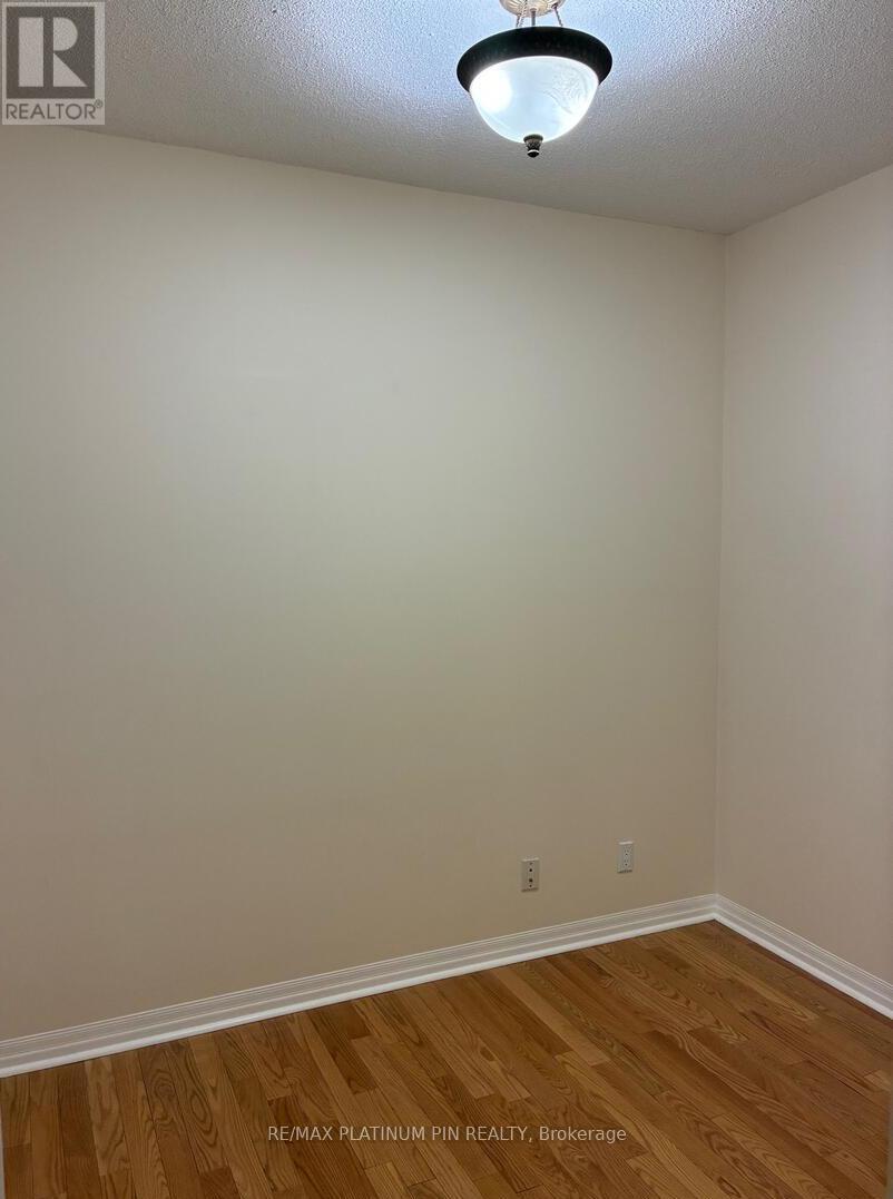 501 - 1359 Rathburn Road E, Mississauga, Ontario  L4W 5P7 - Photo 17 - W12614948