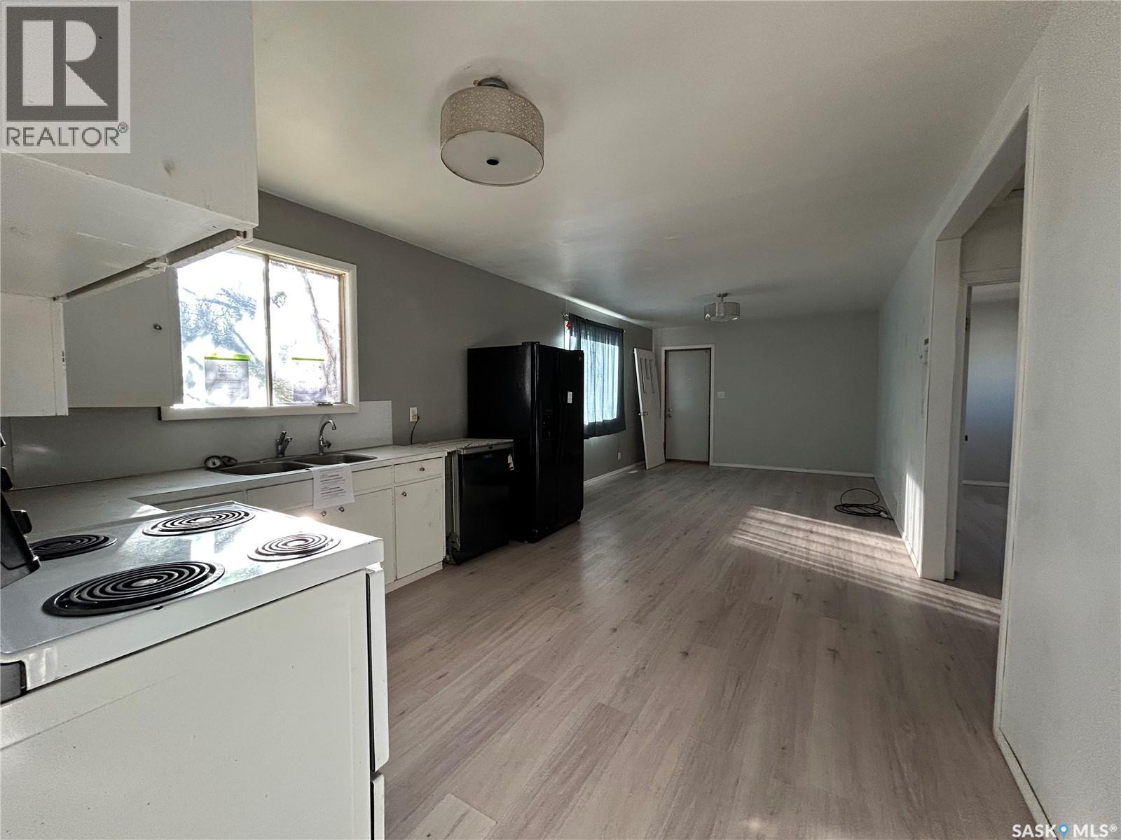 723 4th Avenue, Whitewood, Saskatchewan  S0G 5C0 - Photo 2 - SK025444