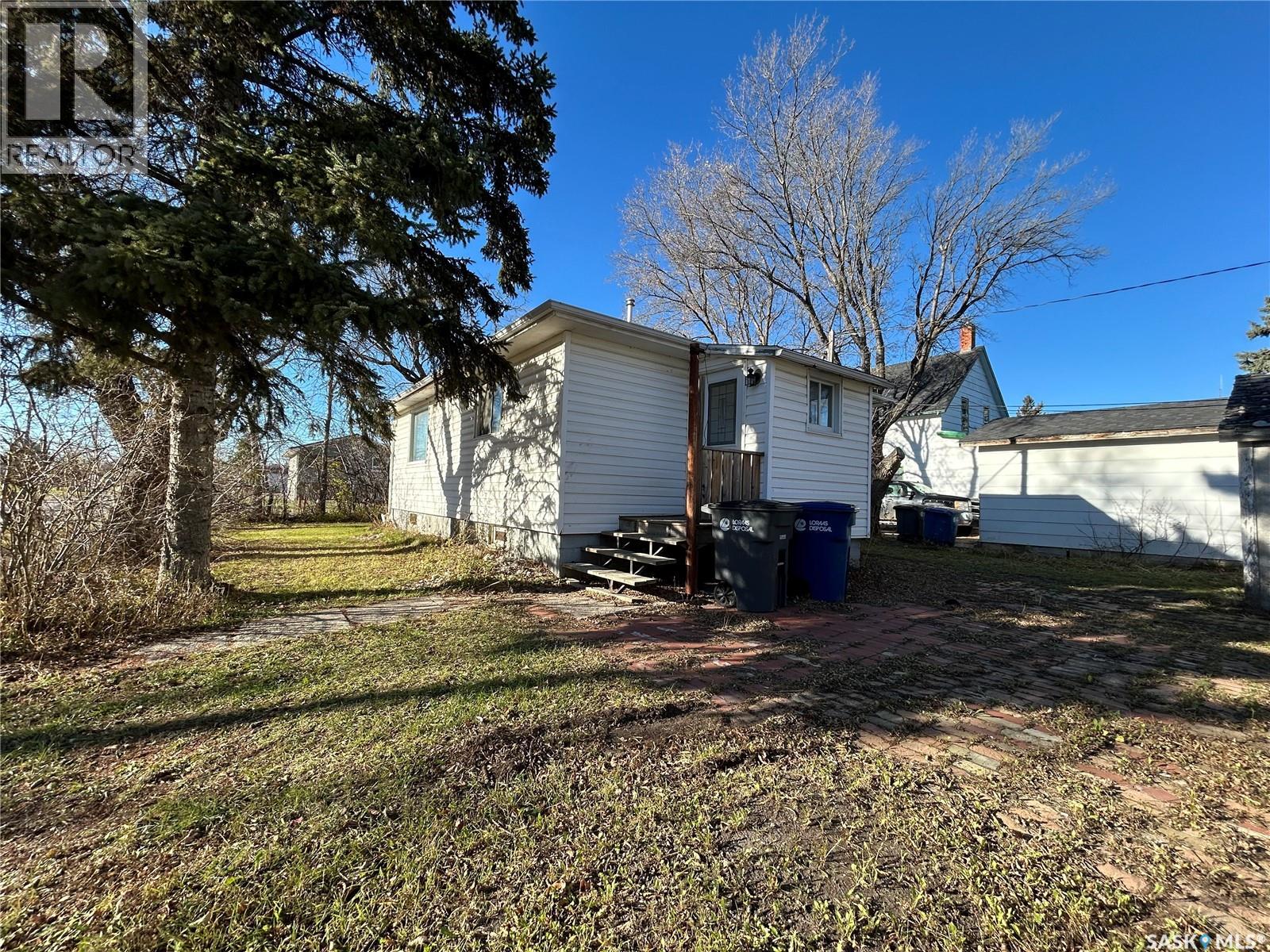 723 4th Avenue, Whitewood, Saskatchewan  S0G 5C0 - Photo 7 - SK025444