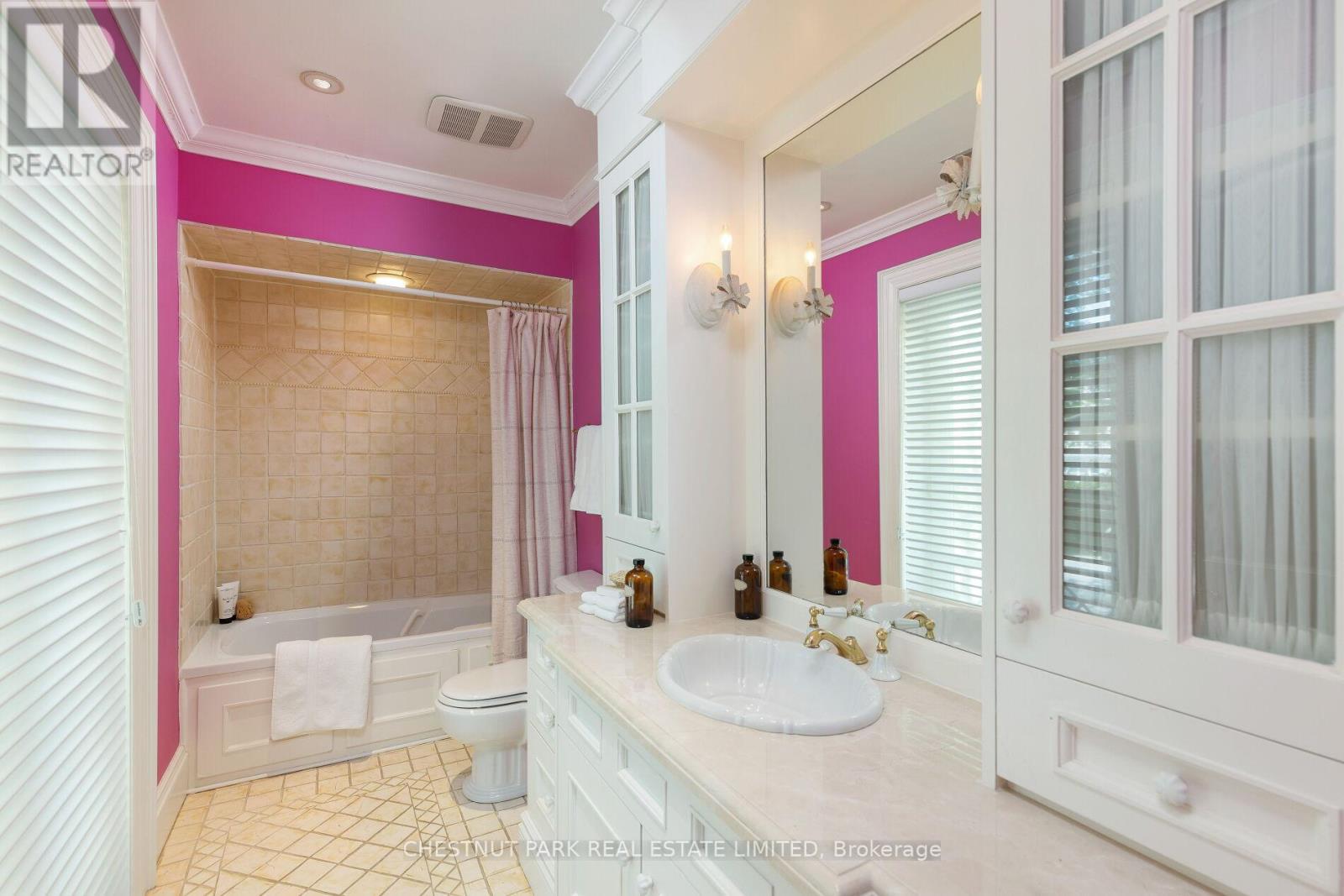 69 Otter Crescent, Toronto, Ontario  M5N 2W7 - Photo 25 - C12615266