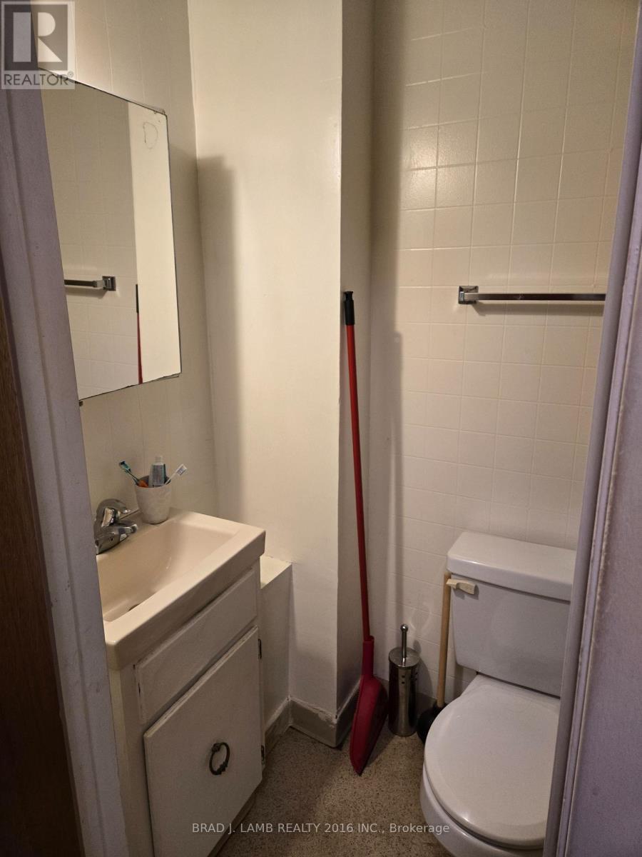 1 - 984 Dundas Street W, Toronto, Ontario  M6J 1W6 - Photo 7 - C12615276