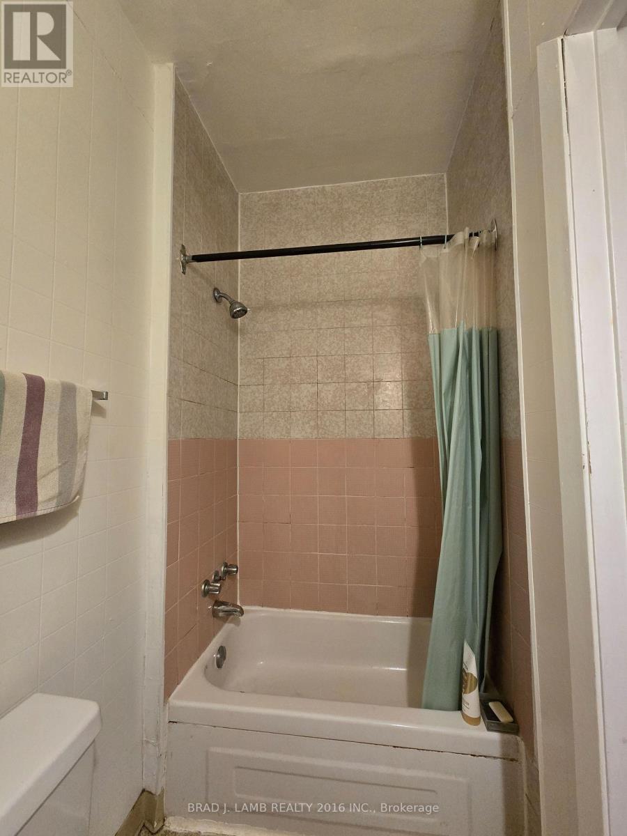 1 - 984 Dundas Street W, Toronto, Ontario  M6J 1W6 - Photo 8 - C12615276