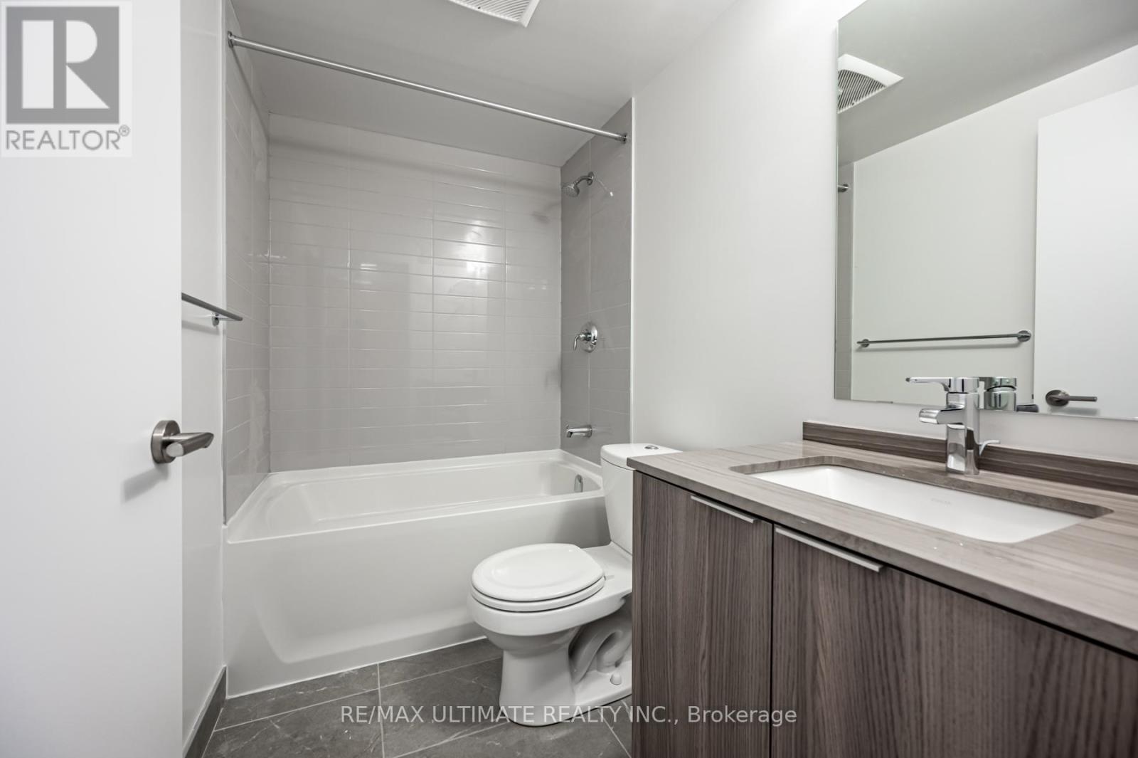 3405 - 11 Wellesley Street W, Toronto, Ontario M4Y 1E8 - Photo 17 - C12615282