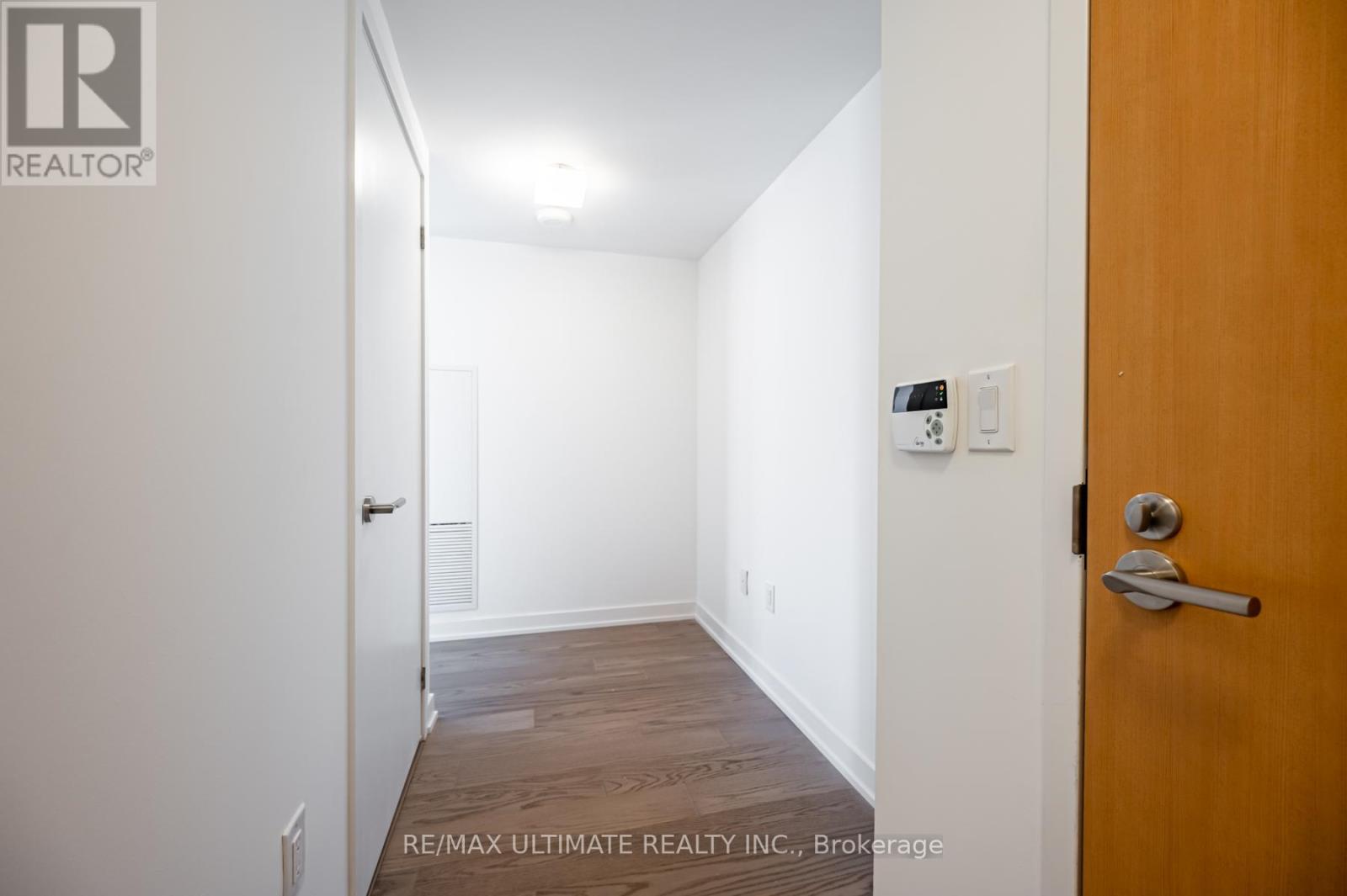 3405 - 11 Wellesley Street W, Toronto, Ontario M4Y 1E8 - Photo 19 - C12615282
