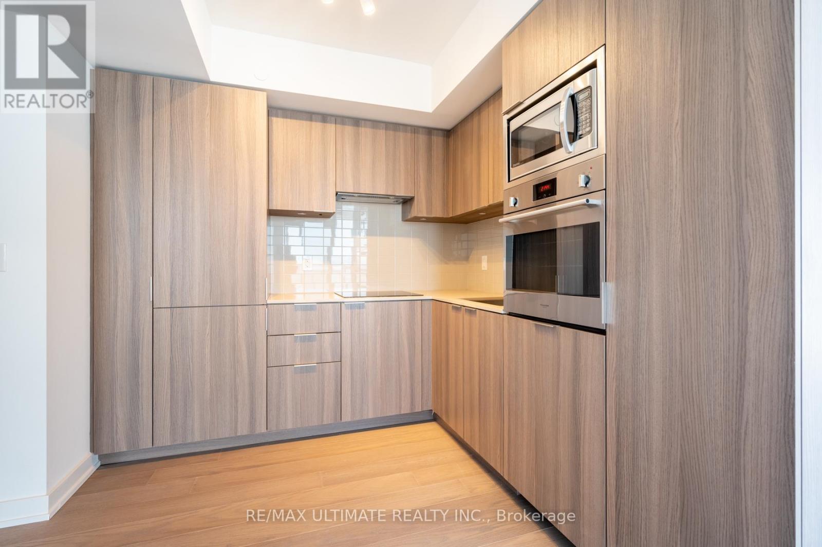 3405 - 11 Wellesley Street W, Toronto, Ontario M4Y 1E8 - Photo 2 - C12615282