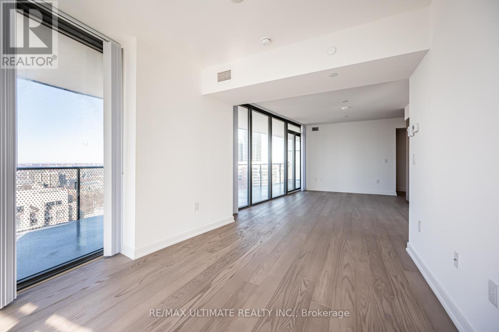 3405 - 11 Wellesley Street W, Toronto, Ontario M4Y 1E8 - Photo 4 - C12615282