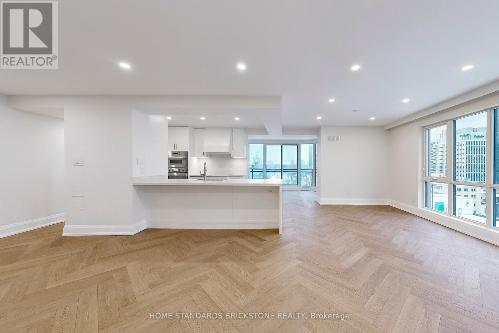 1001 - 40 Rosehill Avenue, Toronto, Ontario M4T 1G5 - Photo 8 - C12615314