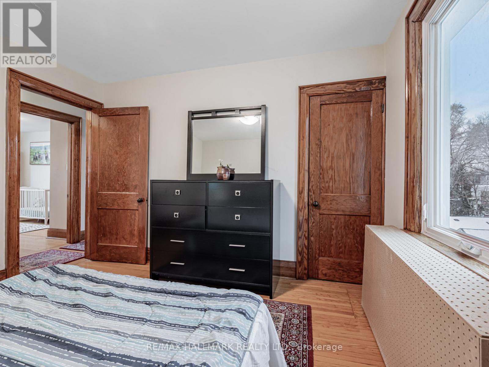 538 Strathmore Boulevard, Toronto, Ontario  M4C 1P1 - Photo 22 - E12615236