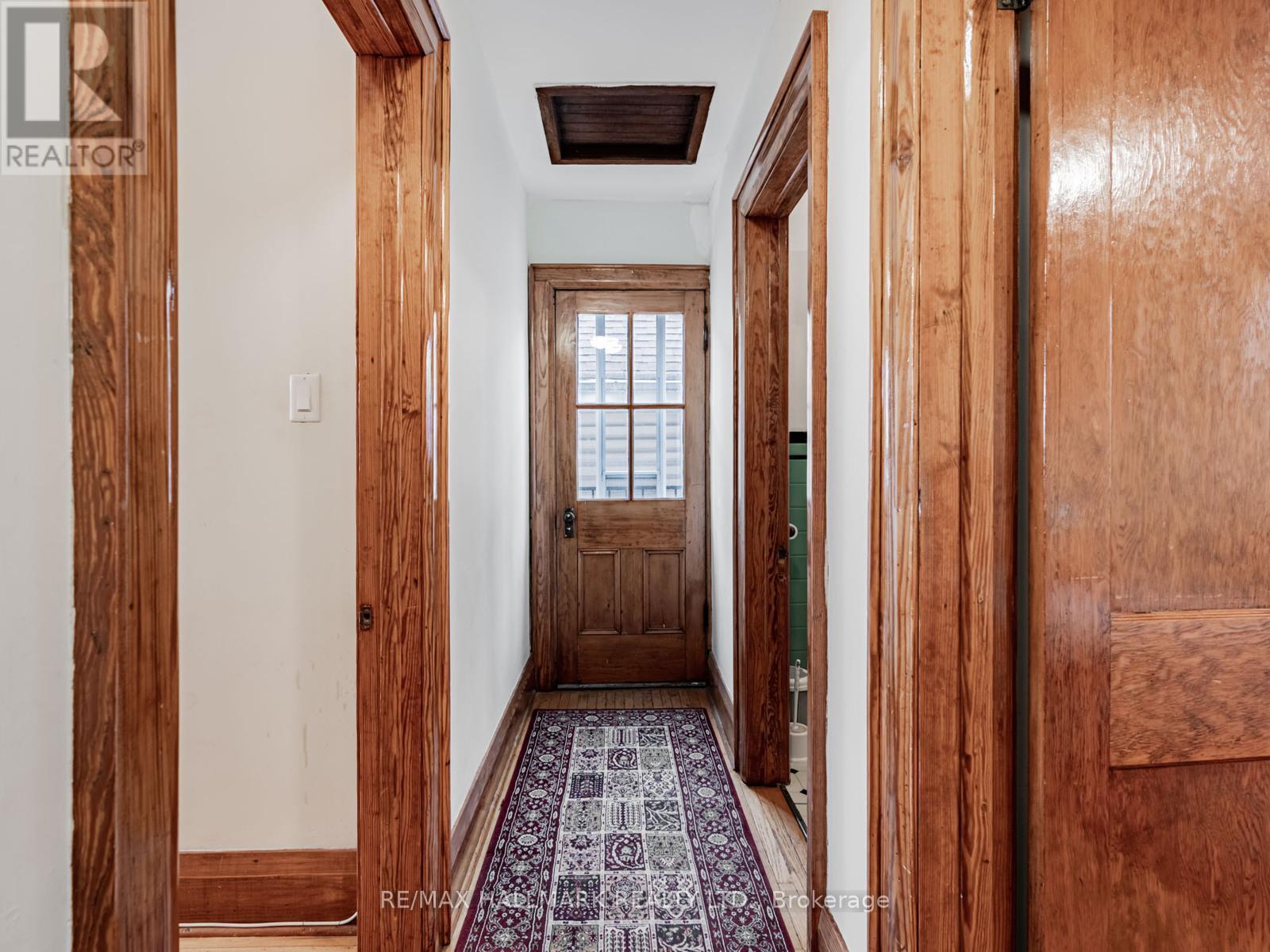 538 Strathmore Boulevard, Toronto, Ontario  M4C 1P1 - Photo 27 - E12615236