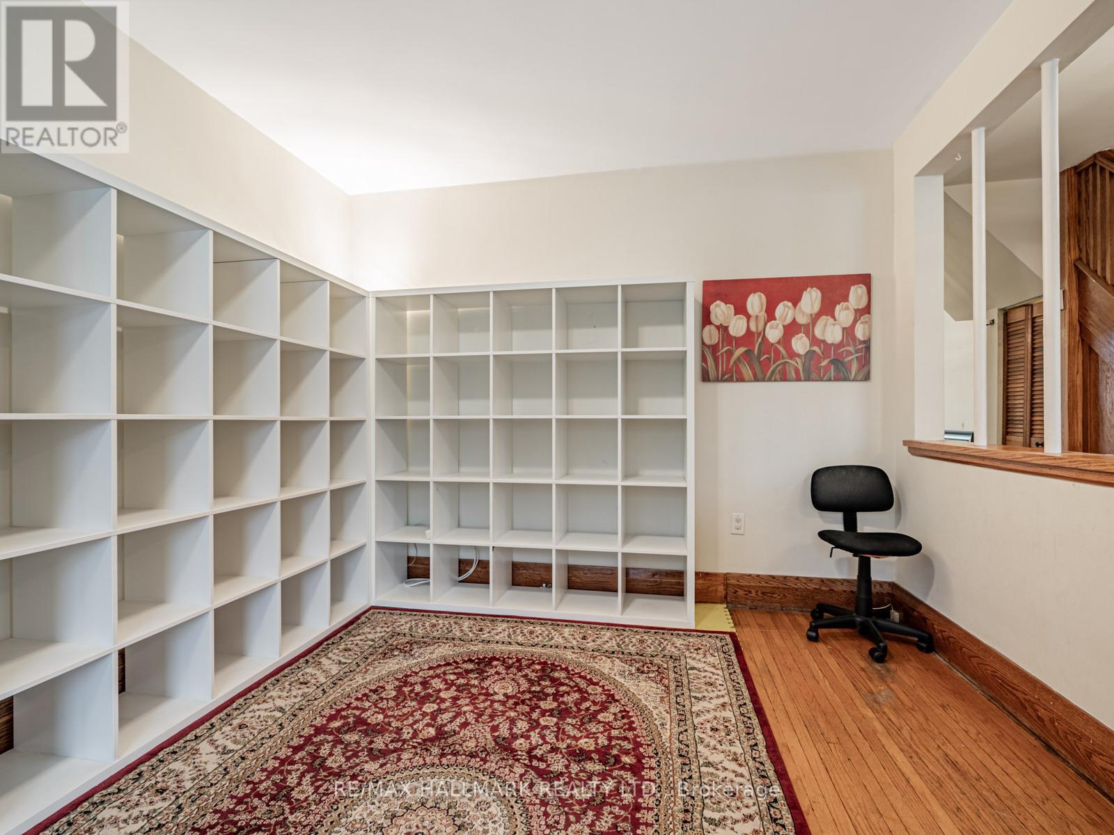 538 Strathmore Boulevard, Toronto, Ontario  M4C 1P1 - Photo 6 - E12615236