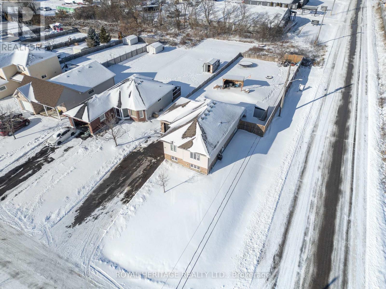 26 Beverly Street, Kawartha Lakes, Ontario  K9V 4Y7 - Photo 2 - X12590494