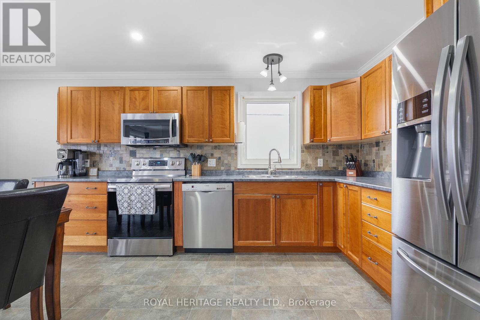 26 Beverly Street, Kawartha Lakes, Ontario  K9V 4Y7 - Photo 23 - X12590494