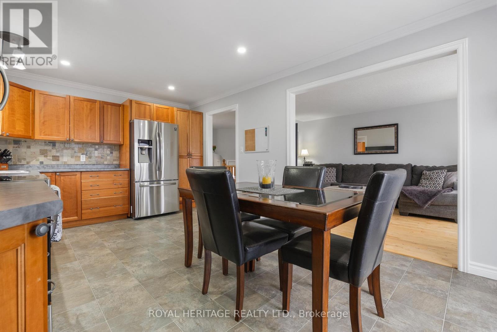 26 Beverly Street, Kawartha Lakes, Ontario  K9V 4Y7 - Photo 8 - X12590494