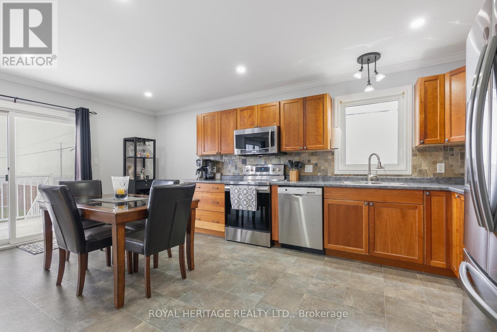 26 Beverly Street, Kawartha Lakes, Ontario  K9V 4Y7 - Photo 9 - X12590494