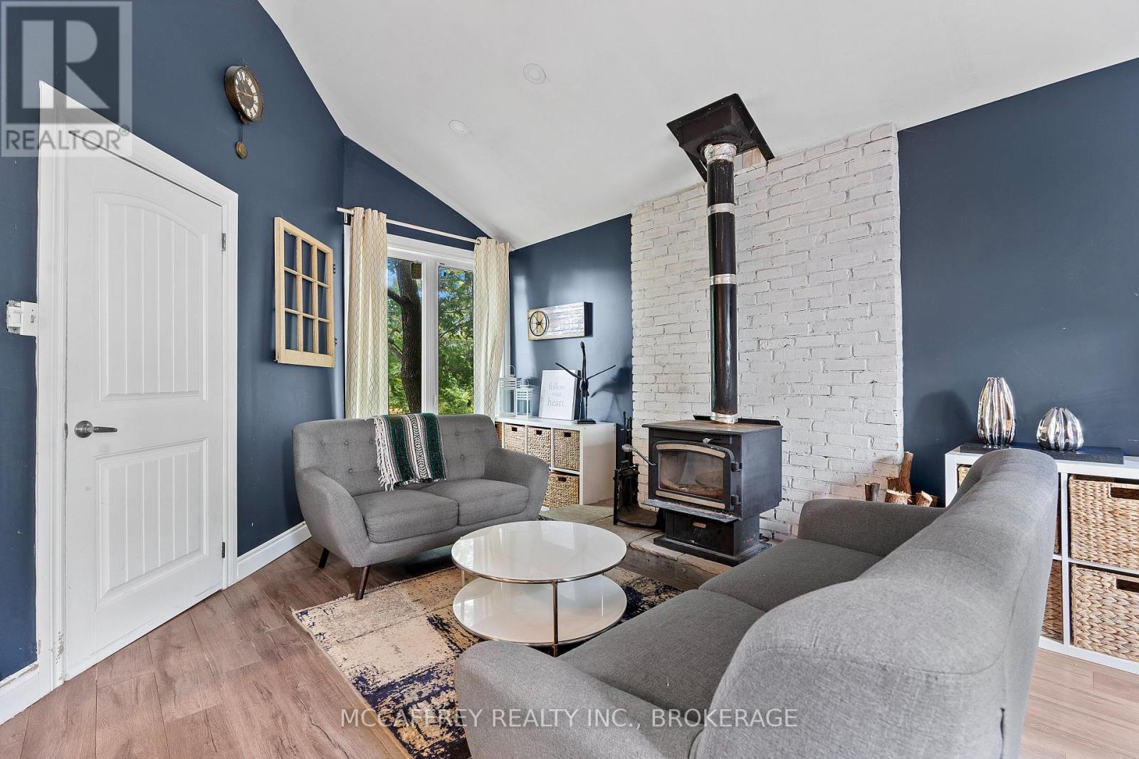 110 Adelaide Street, Front Of Leeds & Seeleys Bay, Ontario  K0H 2N0 - Photo 18 - X12400566