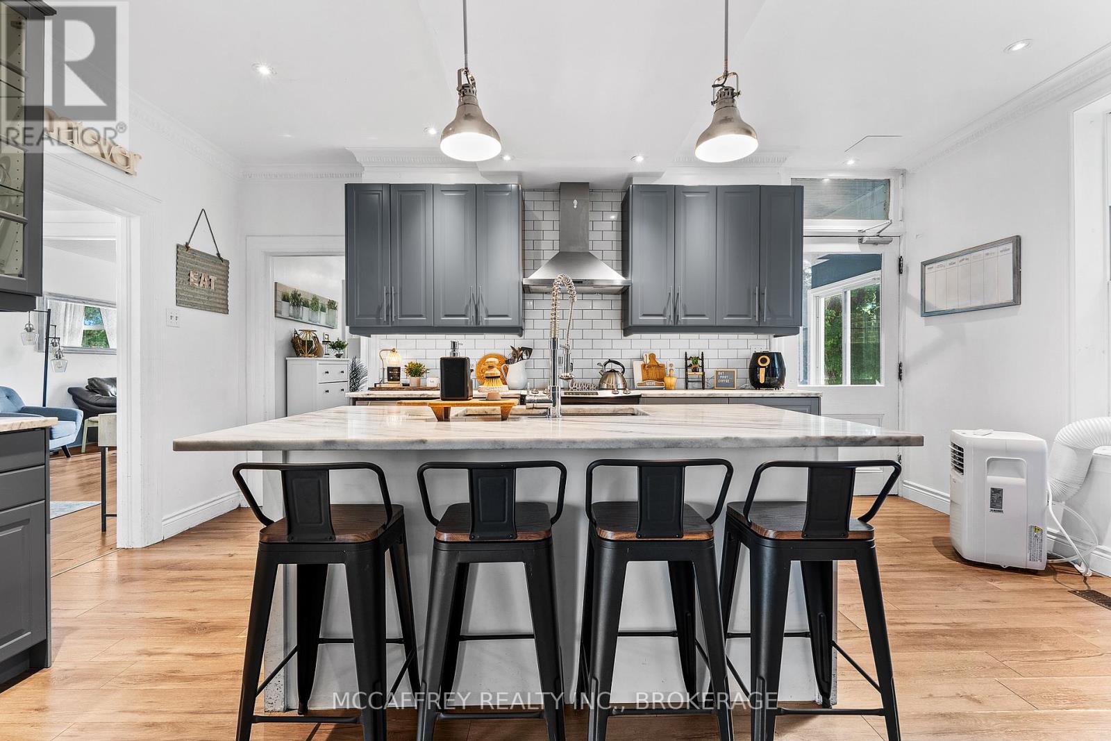 110 Adelaide Street, Front Of Leeds & Seeleys Bay, Ontario  K0H 2N0 - Photo 4 - X12400566