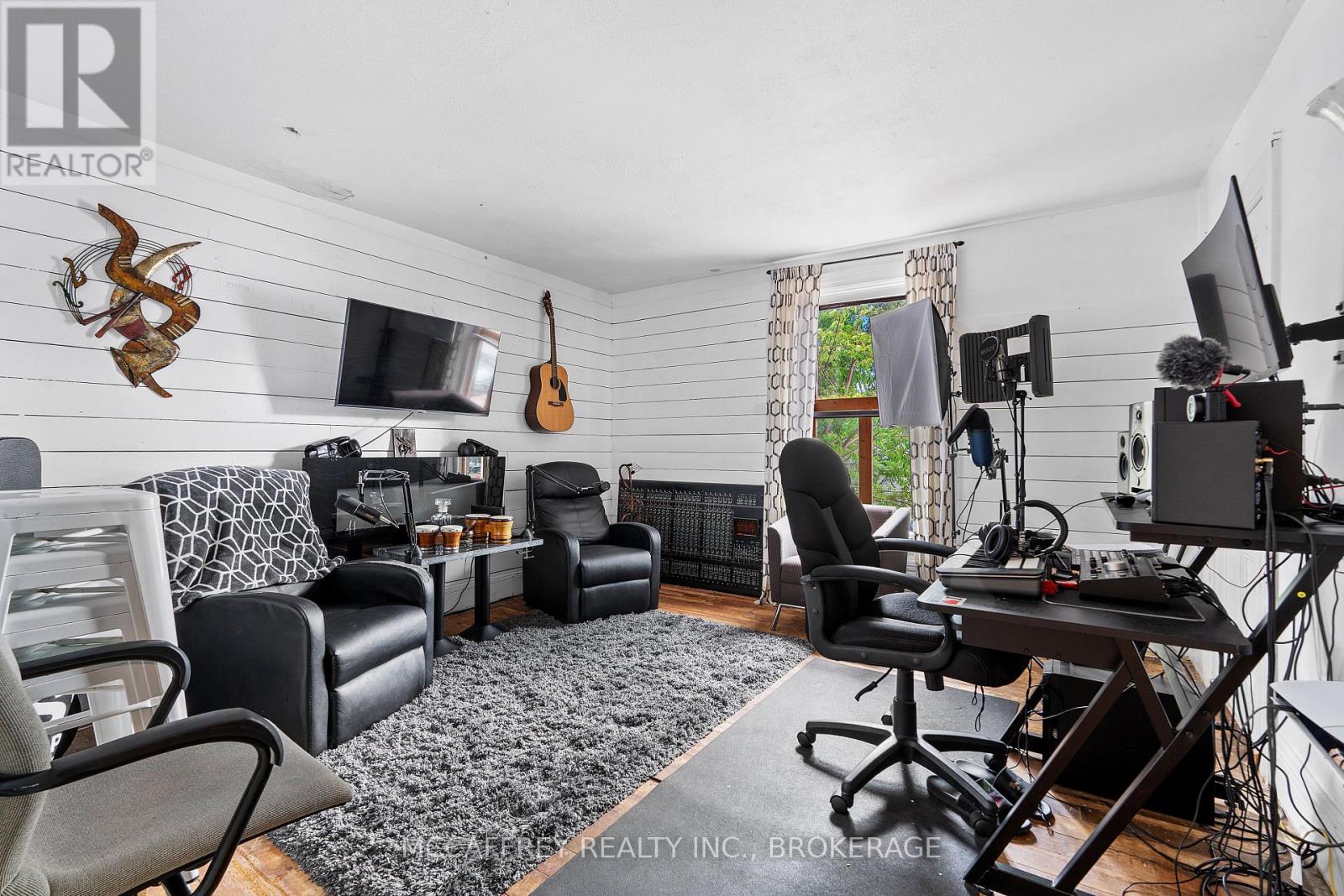 110 Adelaide Street, Front Of Leeds & Seeleys Bay, Ontario  K0H 2N0 - Photo 28 - X12400566