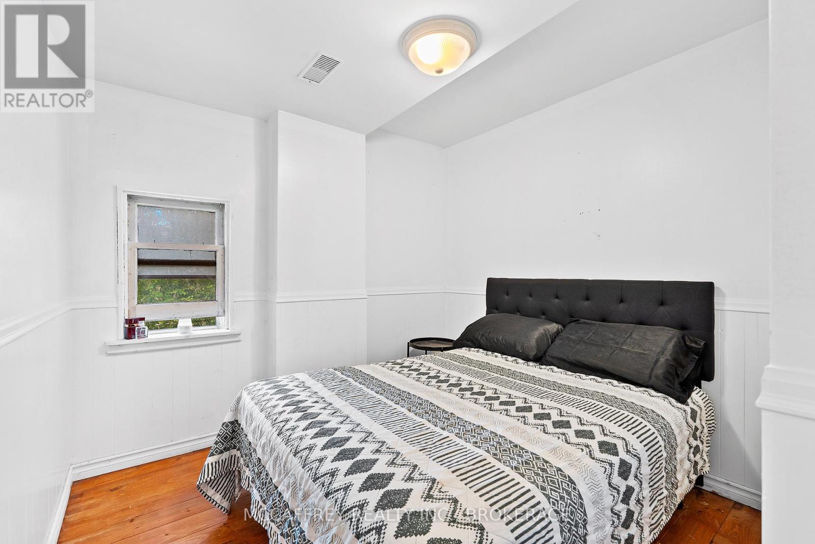 110 Adelaide Street, Front Of Leeds & Seeleys Bay, Ontario  K0H 2N0 - Photo 27 - X12400566