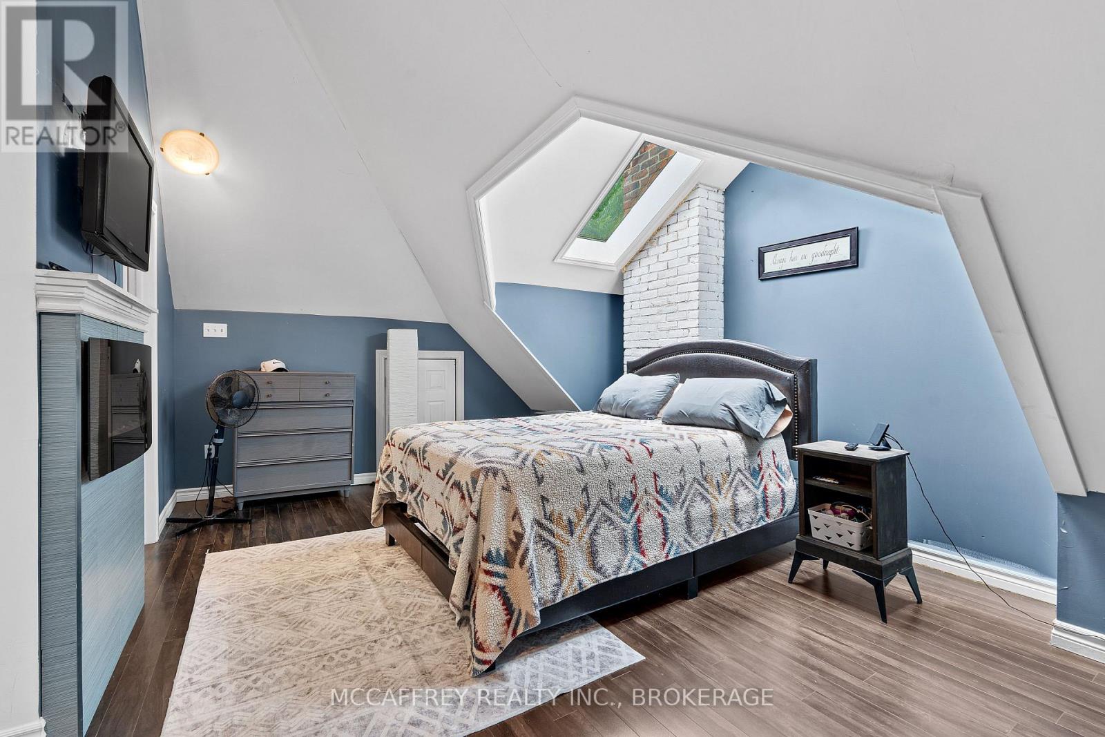 110 Adelaide Street, Front Of Leeds & Seeleys Bay, Ontario  K0H 2N0 - Photo 5 - X12400566