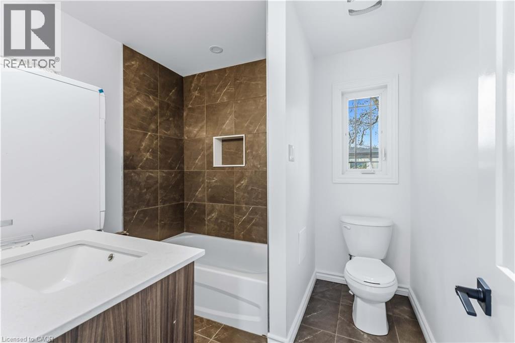 387 Weir Street N, Hamilton, Ontario L8H 5G6 - Photo 15 - 40793073