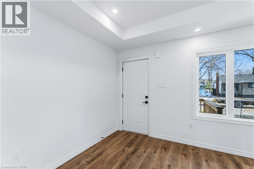 387 Weir Street N, Hamilton, Ontario L8H 5G6 - Photo 3 - 40793073