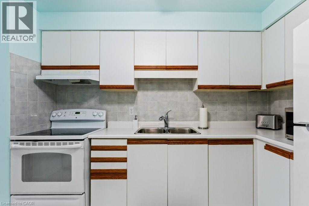 12 Meteor Boulevard, Stoney Creek, Ontario L8E 4W6 - Photo 7 - 40792967