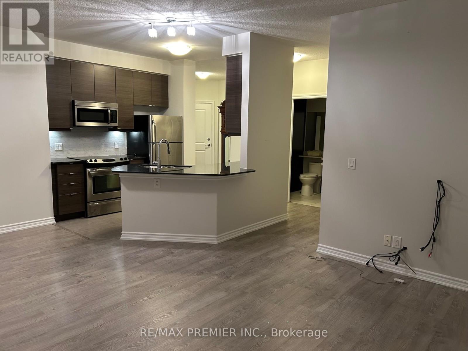 903 - 7730 Kipling Avenue, Vaughan, Ontario  L4L 1Y9 - Photo 3 - N12615256