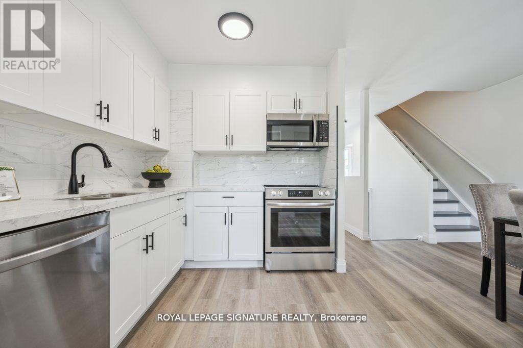 1856 John Street, Markham, Ontario  L3T 1Z1 - Photo 2 - N12615274