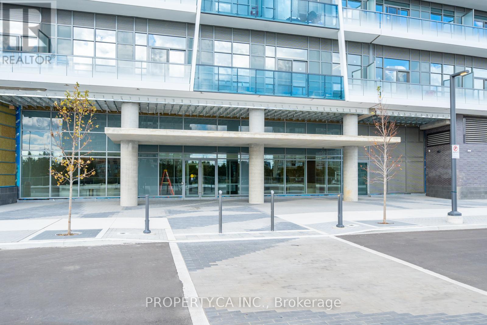 512 - 30 Upper Mall Way, Vaughan (Brownridge), Ontario  L4J 0L8 - Photo 2 - N12615310