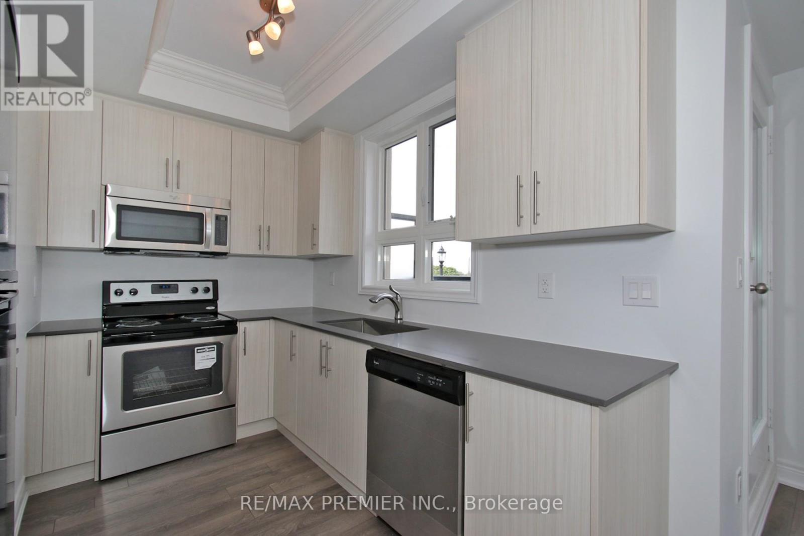 17 - 125 Kayla Crescent, Vaughan, Ontario  L6A 4W3 - Photo 5 - N12615356