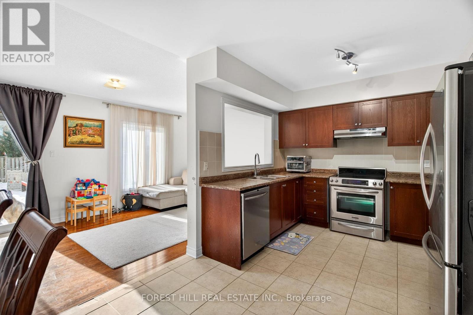 101 Sir Sanford Fleming Way, Vaughan (Patterson), Ontario  L6A 0V3 - Photo 4 - N12615360