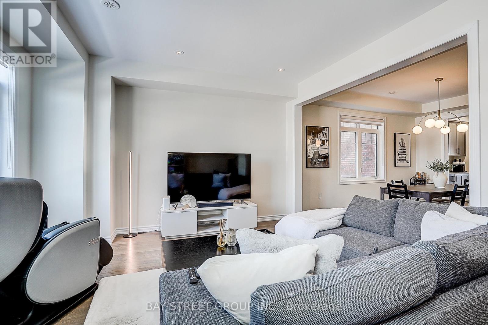 10943 Victoria Square Boulevard, Markham, Ontario  L6C 0Z3 - Photo 16 - N12615372