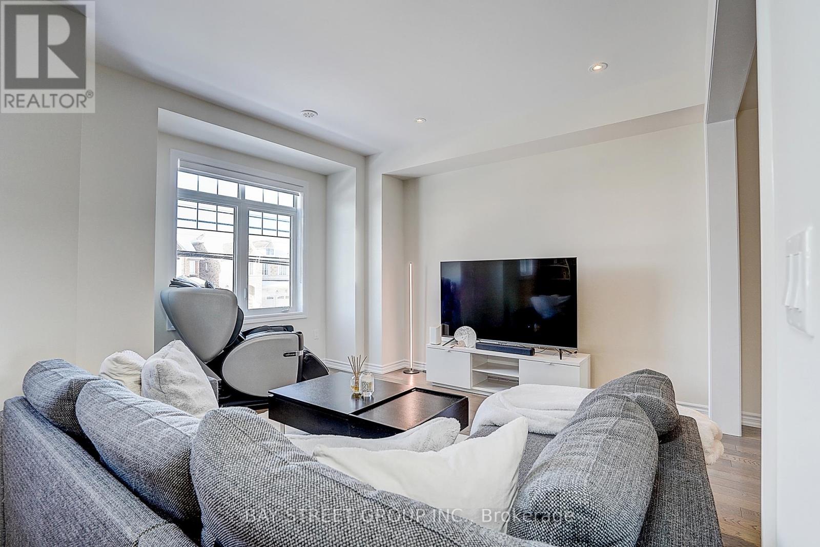 10943 Victoria Square Boulevard, Markham, Ontario  L6C 0Z3 - Photo 17 - N12615372