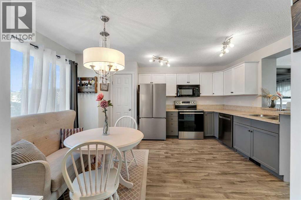 270 Sagewood Gardens Sw, Airdrie, Alberta  T4B 3A4 - Photo 12 - A2255984