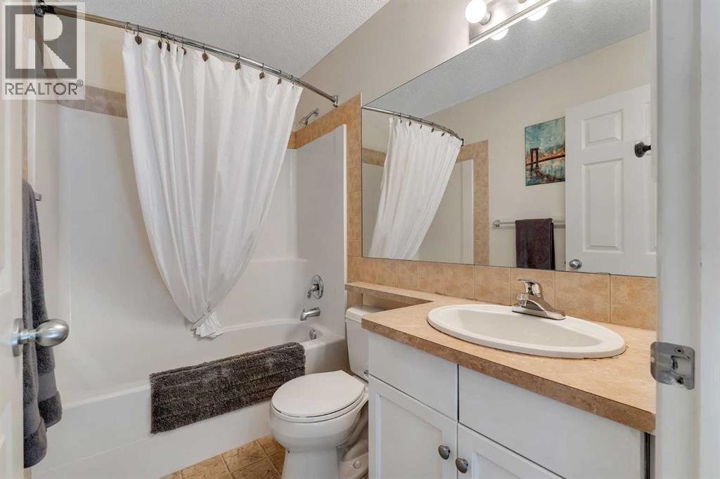 270 Sagewood Gardens Sw, Airdrie, Alberta  T4B 3A4 - Photo 18 - A2255984