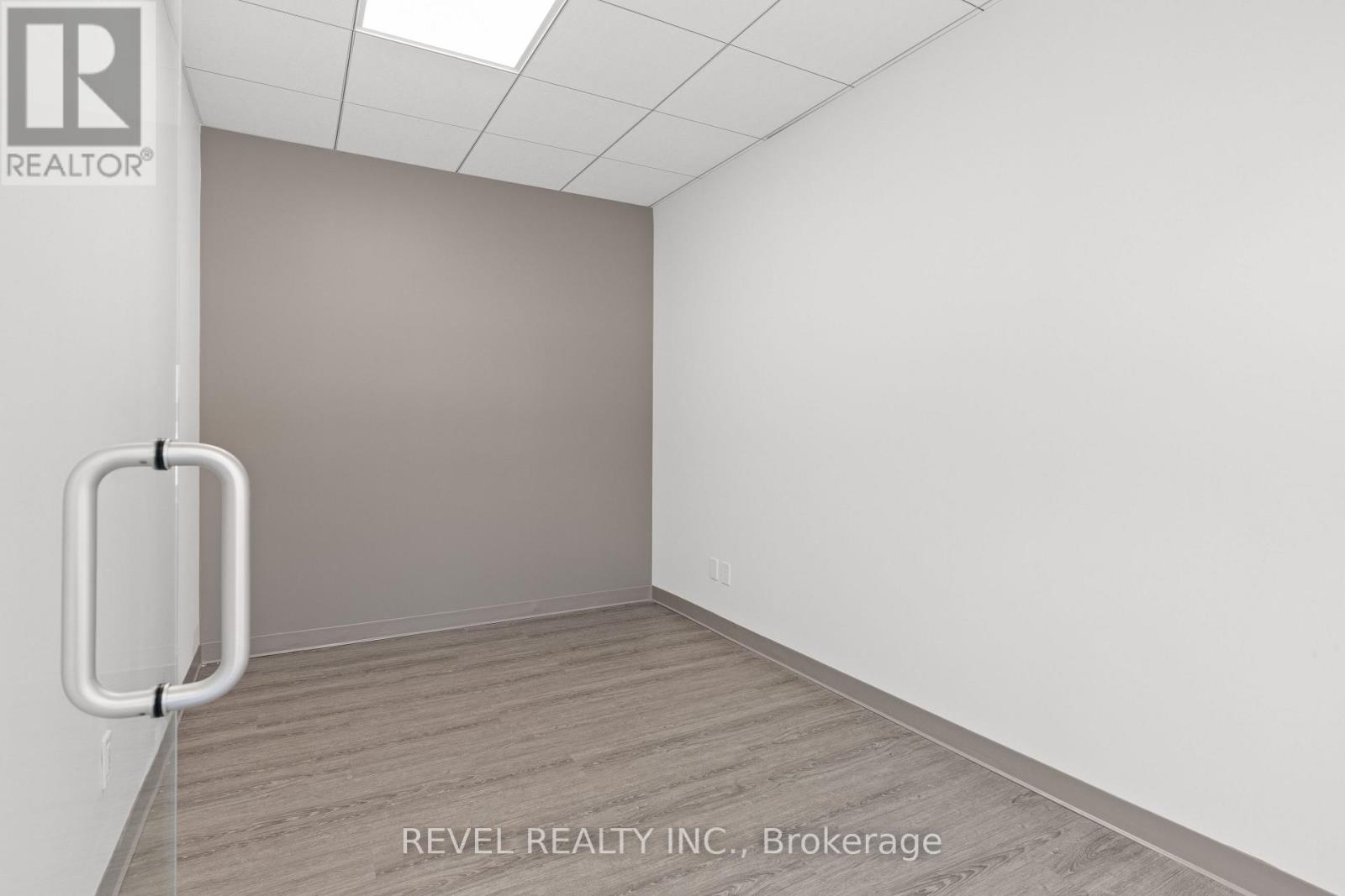 Upper 3 - 34 Cambridge Street S, Kawartha Lakes, Ontario  K9V 3B8 - Photo 15 - X12615580