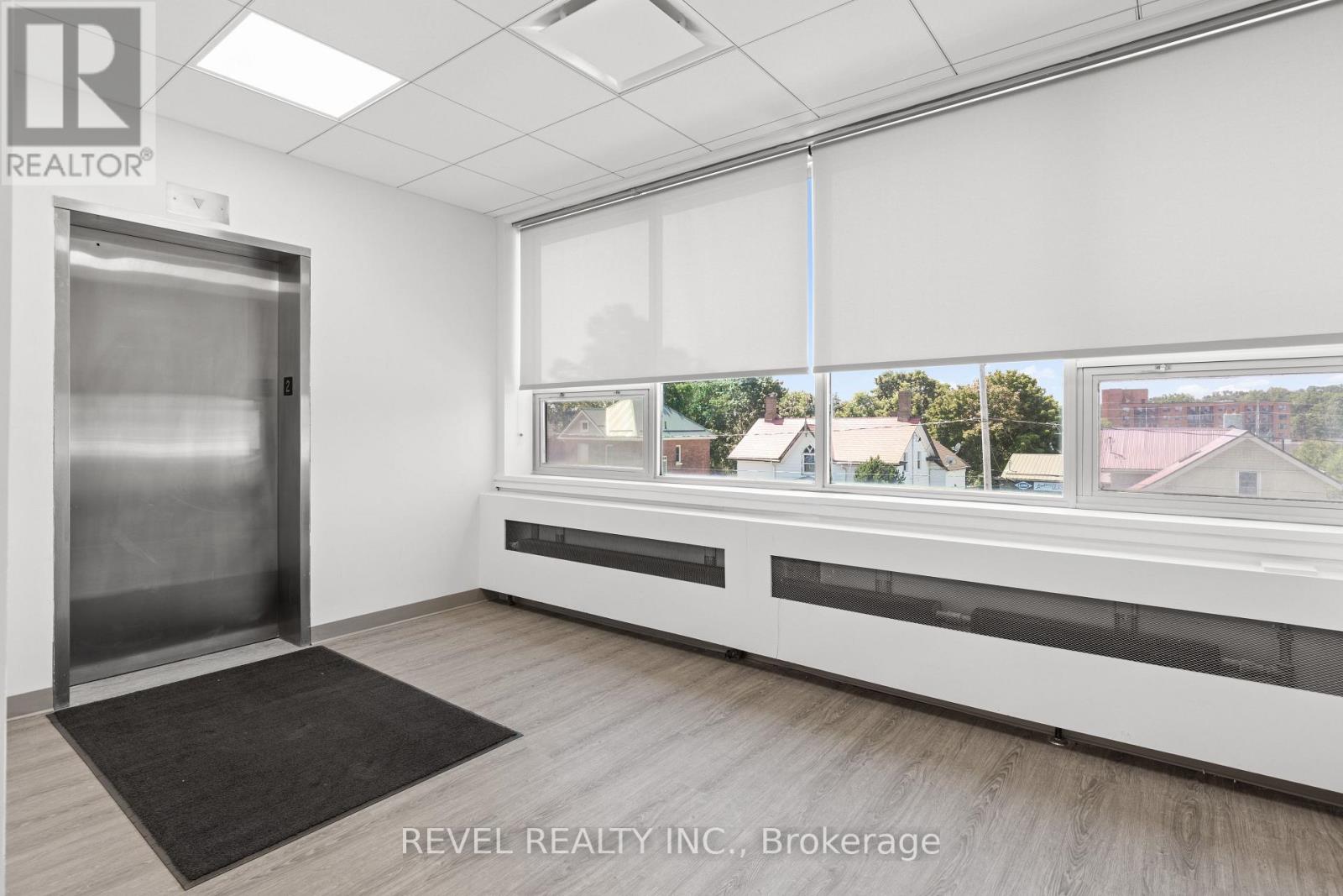 Upper 3 - 34 Cambridge Street S, Kawartha Lakes, Ontario  K9V 3B8 - Photo 8 - X12615580