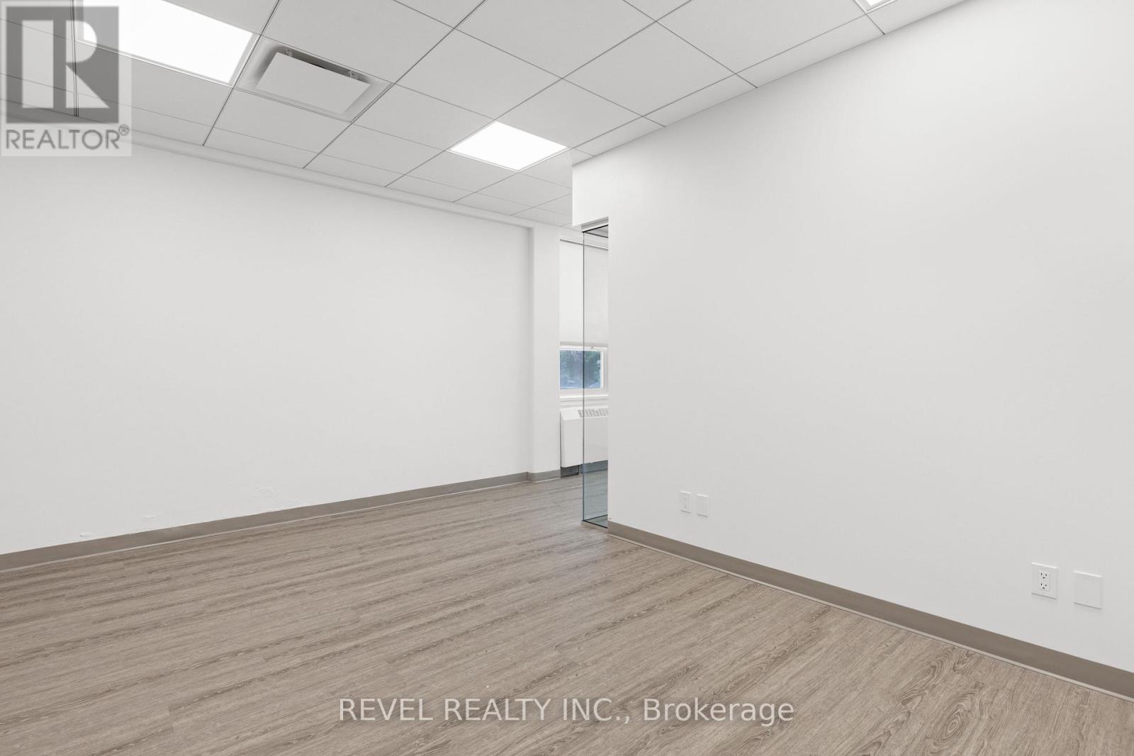 Upper 3 - 34 Cambridge Street S, Kawartha Lakes, Ontario  K9V 3B8 - Photo 9 - X12615580