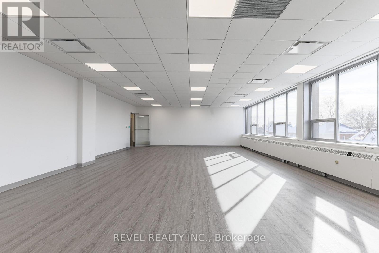 Upper 2 - 34 Cambridge Street S, Kawartha Lakes, Ontario  K9V 3B8 - Photo 13 - X12615582