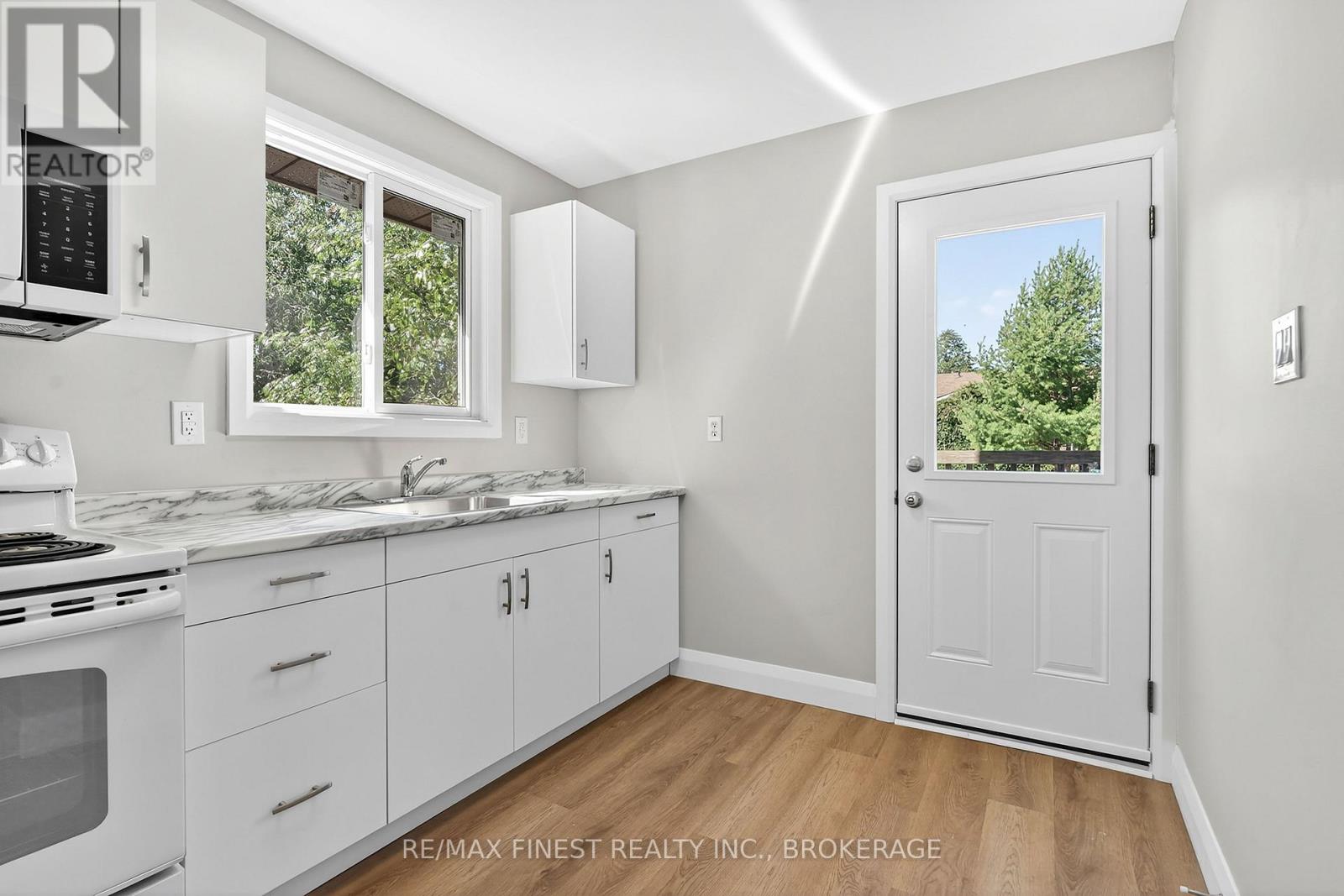 3 Foster Street, Kingston, Ontario  K7M 6L2 - Photo 4 - X12615446