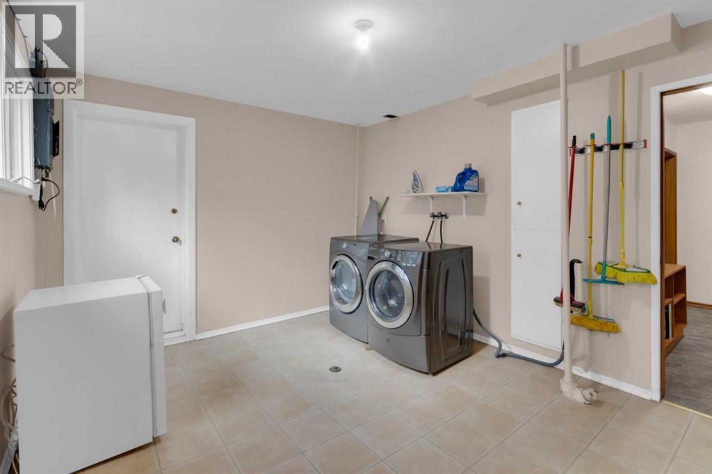 1801 Cayuga Drive Nw, Calgary, Alberta T2L 0N5 - Photo 30 - A2270316