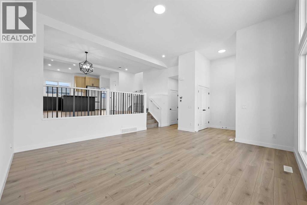 128 Mitchell Walk Nw, Calgary, Alberta T3R 2G2 - Photo 6 - A2272479