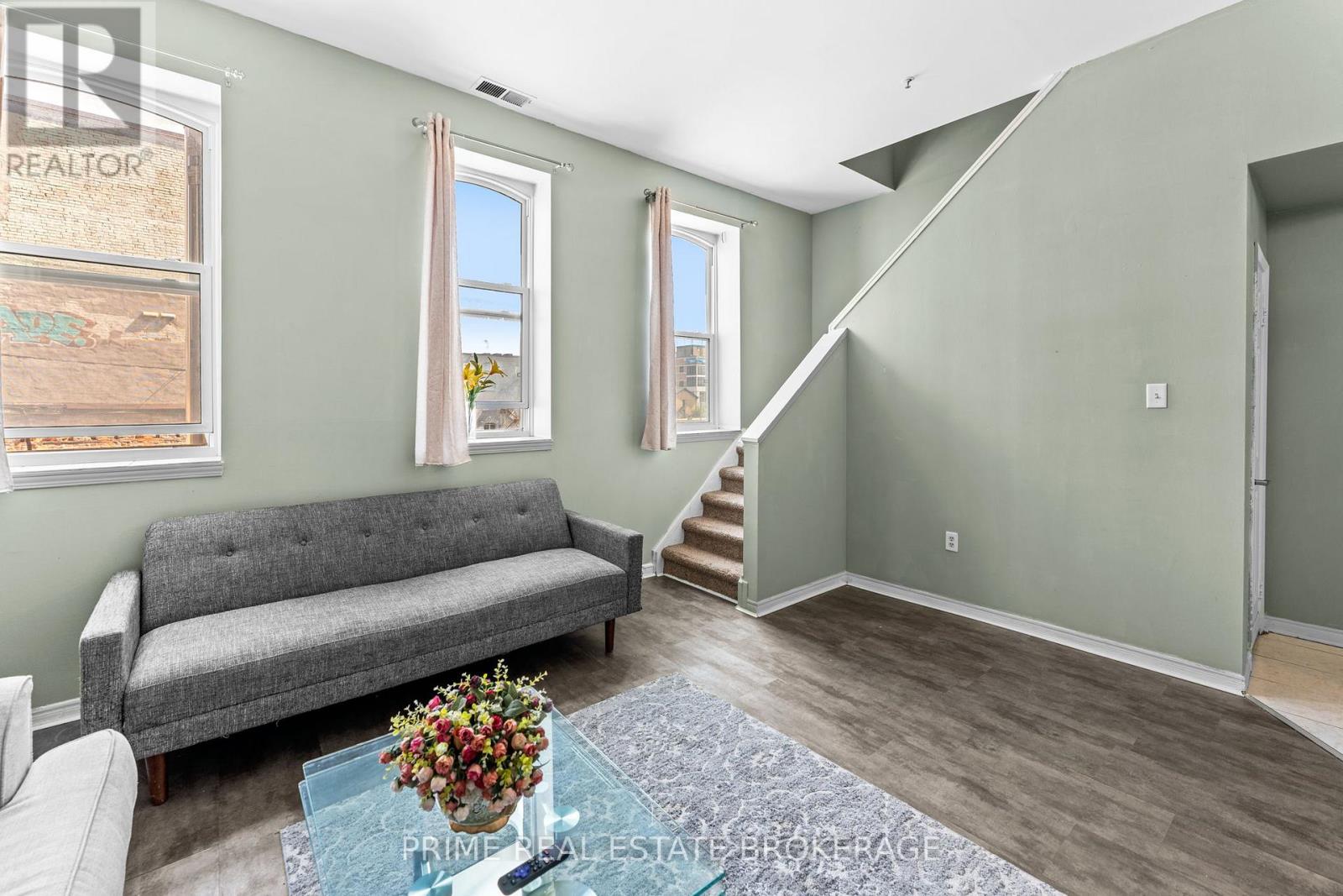 Unit 5 - 366 Richmond Street, London East, Ontario  N6A 3C7 - Photo 1 - X12615586