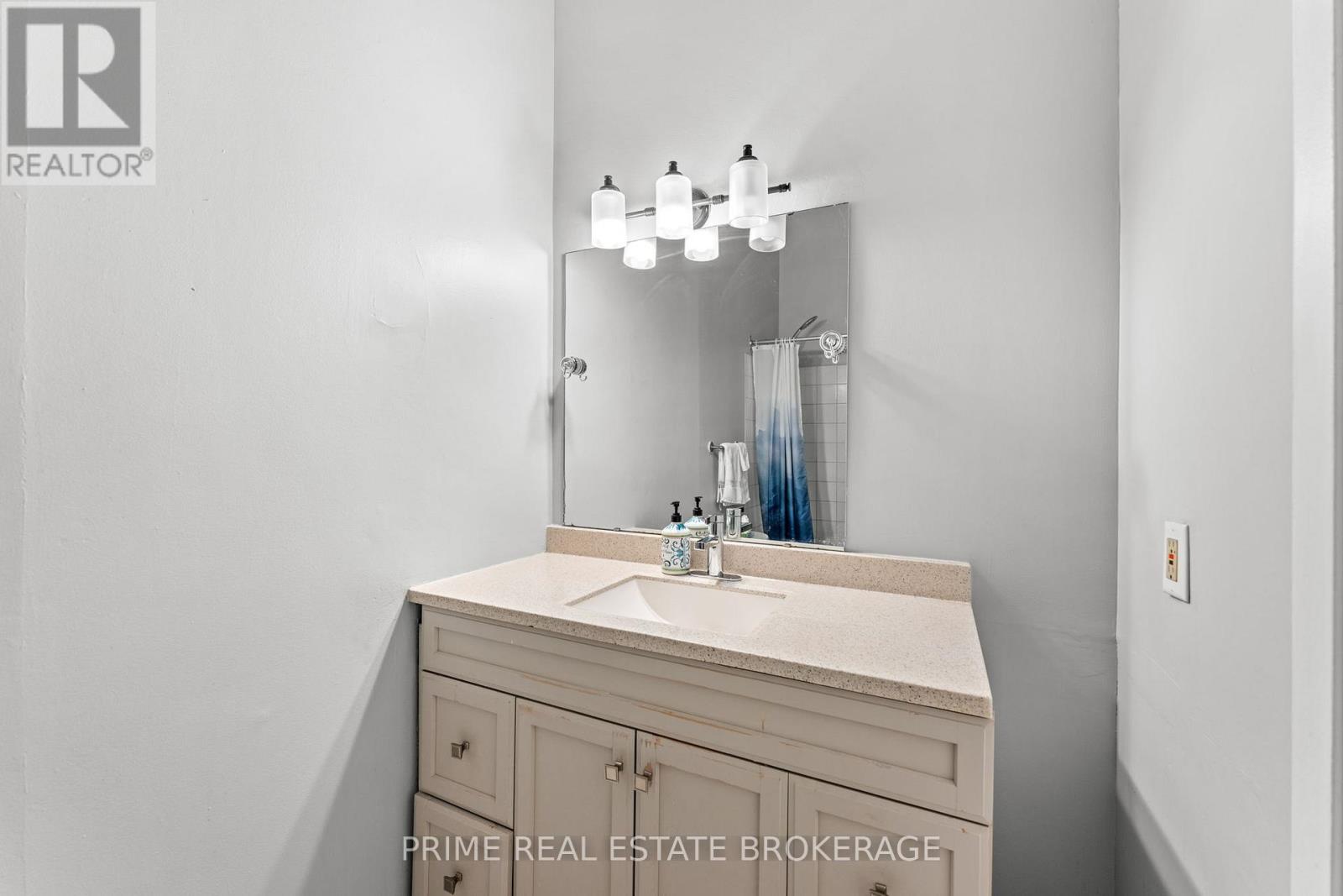 Unit 5 - 366 Richmond Street, London East, Ontario  N6A 3C7 - Photo 16 - X12615586