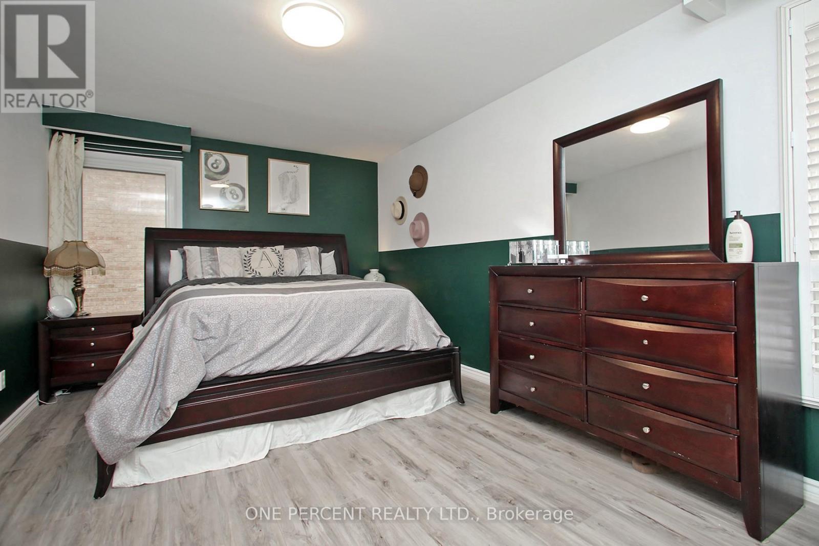 85 Ashford Court, Brampton, Ontario  L6V 3E2 - Photo 18 - W12615246